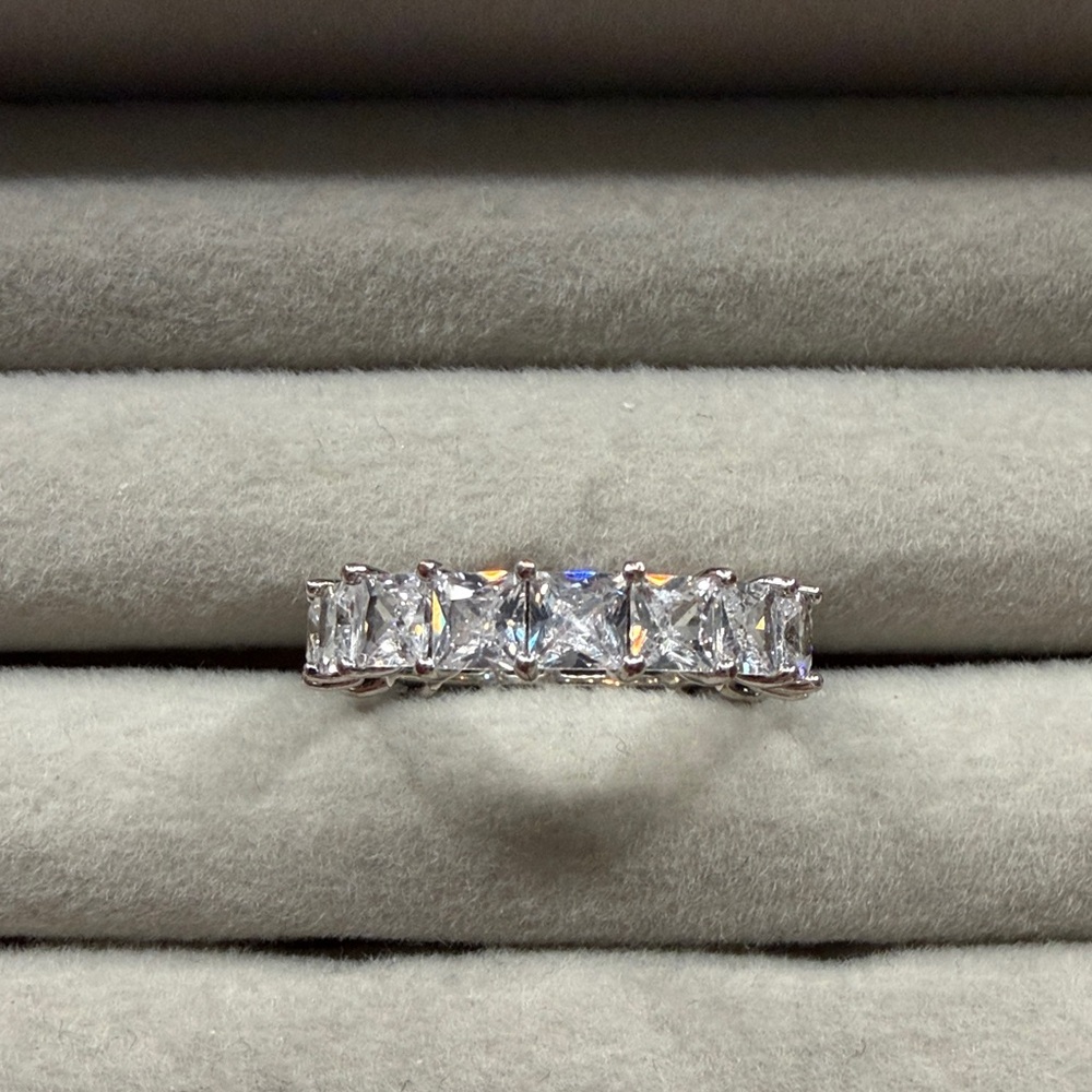 Stunning Silver Women's Ring